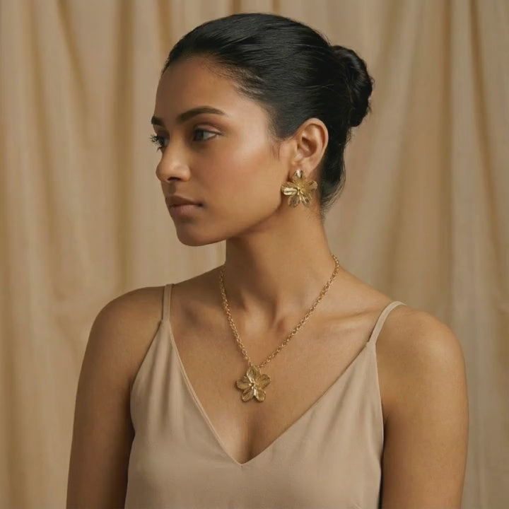 Set of Flower Necklace and Earring